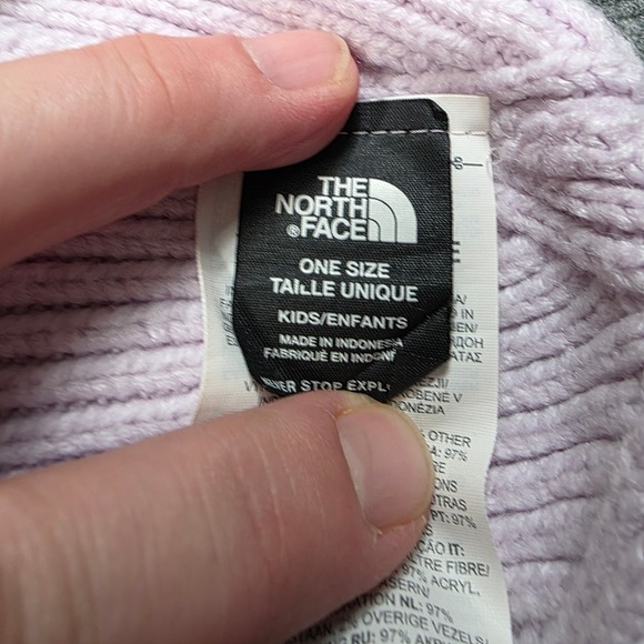 The North Face Kids One Size Beanie Hat Lilac  Pink Ribbed Cuffed Logo Patch - Picture 4 of 5